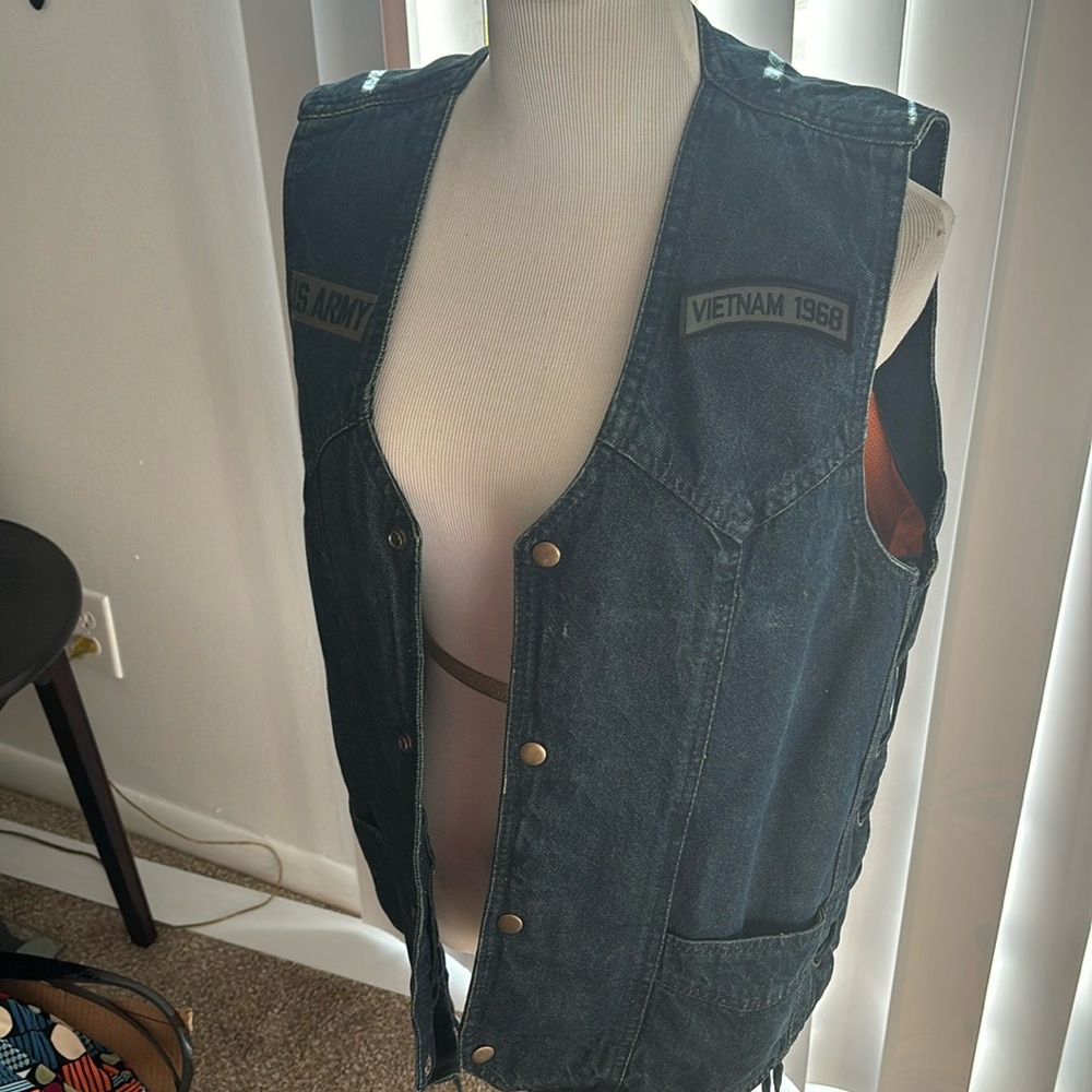 VIET NAM VEST SIZE MED